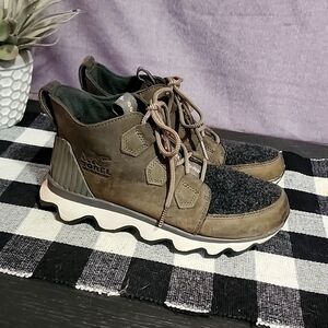 Sorel Kinetic Caribou QUARRY Sneaker Boots 6